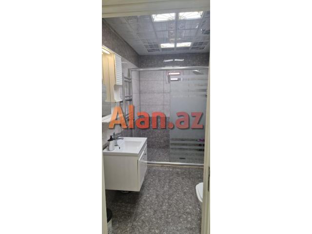 Buzovnada həyət evi satılır