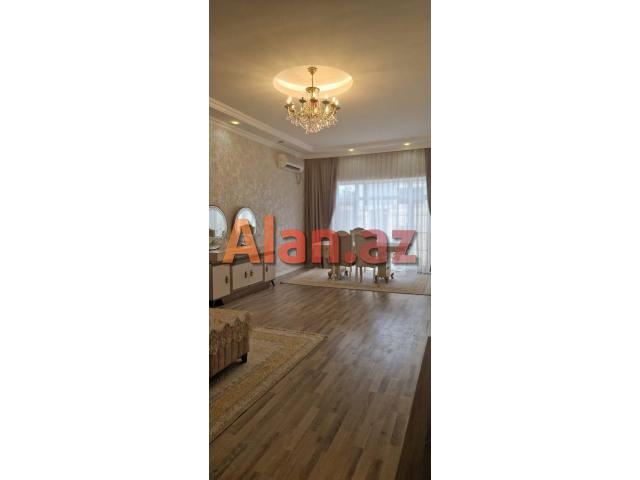 Buzovnada həyət evi satılır