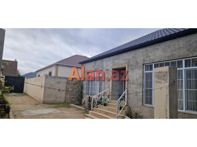 Buzovnada həyət evi satılır