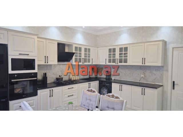 Buzovnada həyət evi satılır