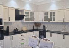 Buzovnada həyət evi satılır