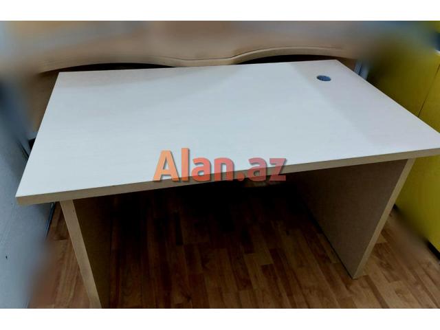 Kanada  istehsalı sadə ofis masası