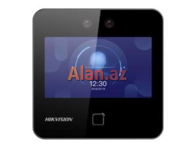 Hikvision DS-K1T343EX markalı üz tanıma biometrik cihazı