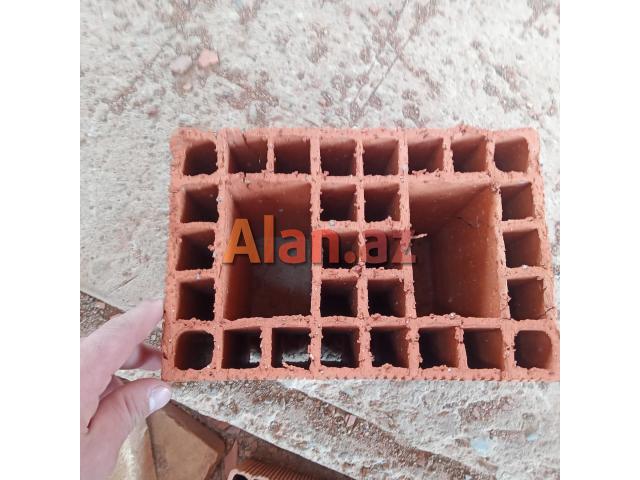 16 qəpikdən başlayan kərpiclər