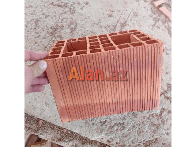 16 qəpikdən başlayan kərpiclər