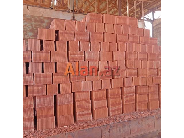 16 qəpikdən başlayan kərpiclər