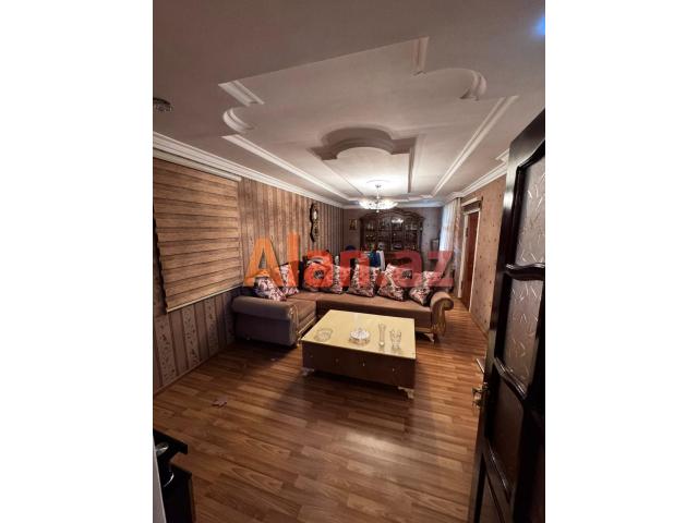 Qaraçuxurda məscidi yaxınlığında 4 otaqlı tam əşyalı mənzil