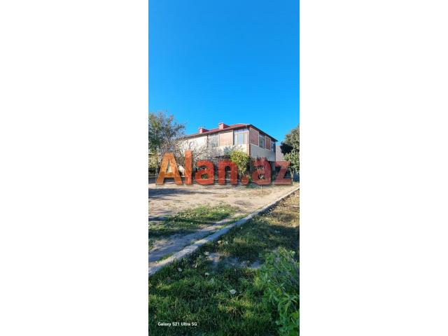 Buzovnada bağ evi satılır