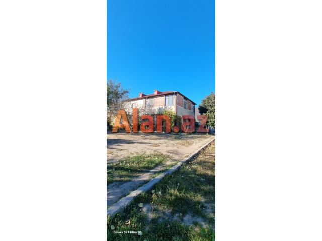 Buzovnada bağ evi satılır