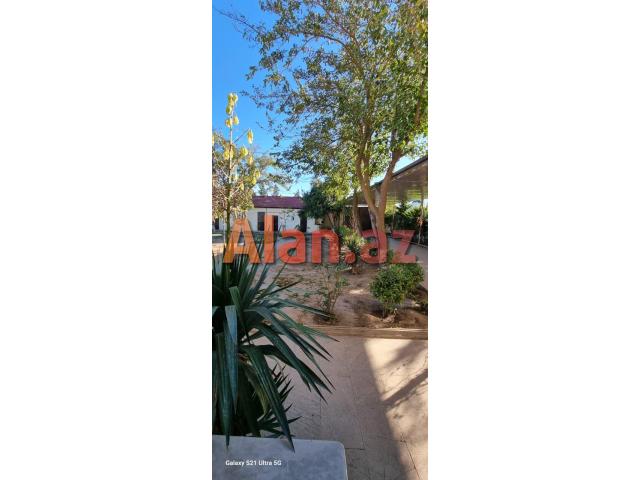 Buzovnada bağ evi satılır