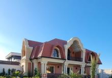 Buzovnada bağ evi satılır