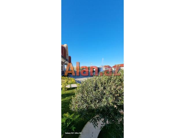 Buzovnada bağ evi satılır