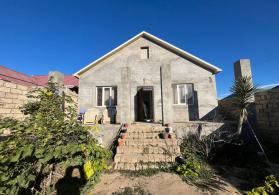 Maştağada həyət evi satılır