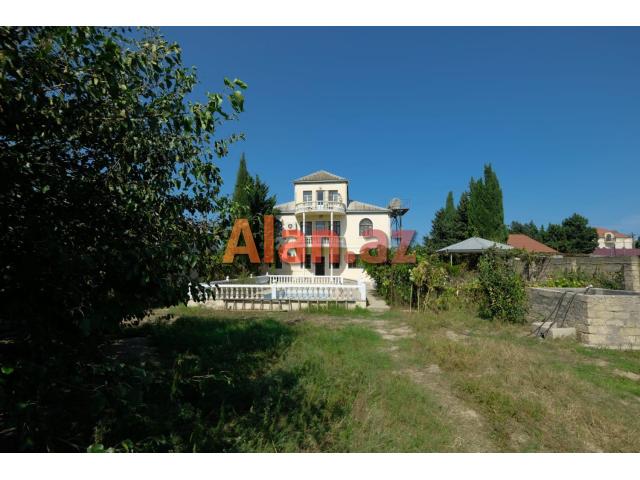 Buzovnada bağ evi satılır