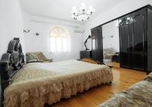 Buzovnada bağ evi satılır