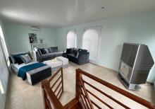 Hövsanda Dənizə çox yaxın 3 mərtəbəli Villa satılır.