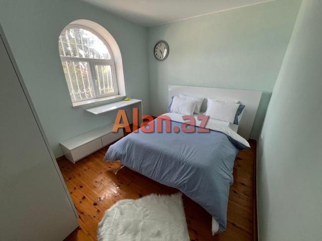 Hövsanda Dənizə çox yaxın 3 mərtəbəli Villa satılır.