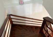 Hövsanda Dənizə çox yaxın 3 mərtəbəli Villa satılır.