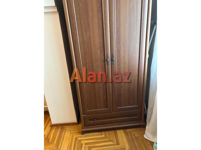 Atatürk prospektində ekspermental daş binada 3 otaqlı mənzil satılır