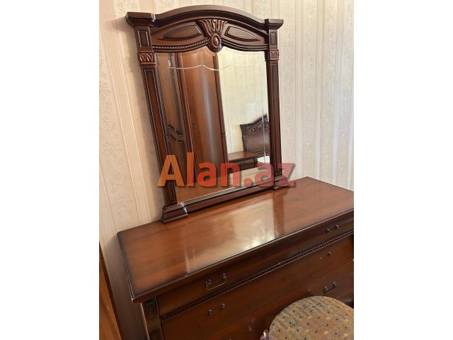 Atatürk prospektində ekspermental daş binada 3 otaqlı mənzil satılır