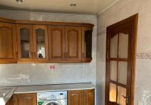 Atatürk prospektində ekspermental daş binada 3 otaqlı mənzil satılır