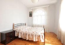 Buzovnada bağ evi satılır