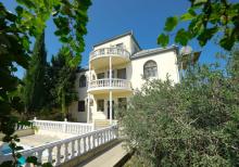 Buzovnada bağ evi satılır