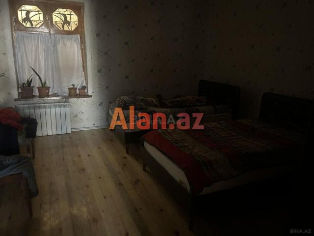 Ramanada həyət evi satılır