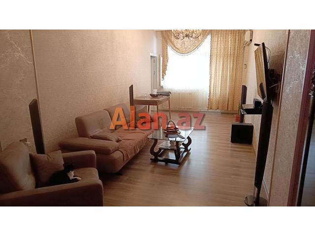 Razində 3 otaqlı tam əşyalı əla mənzil