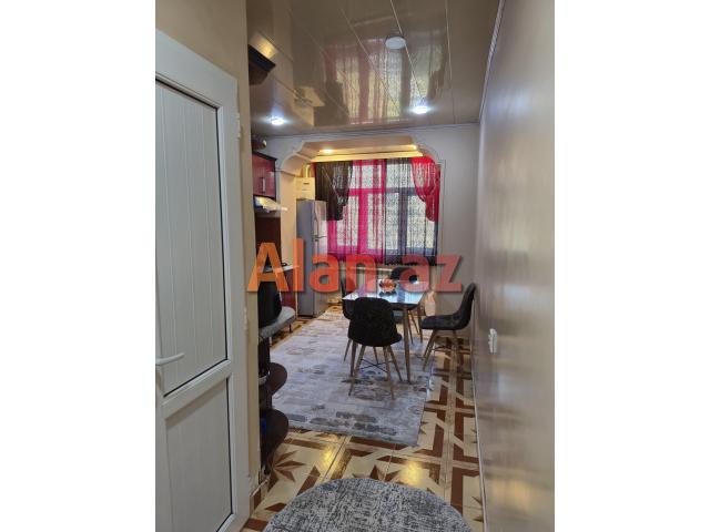 Xətai rayonu Ukraniyə dairəsi yaxınlığında 3 otaqlı əla mənzil