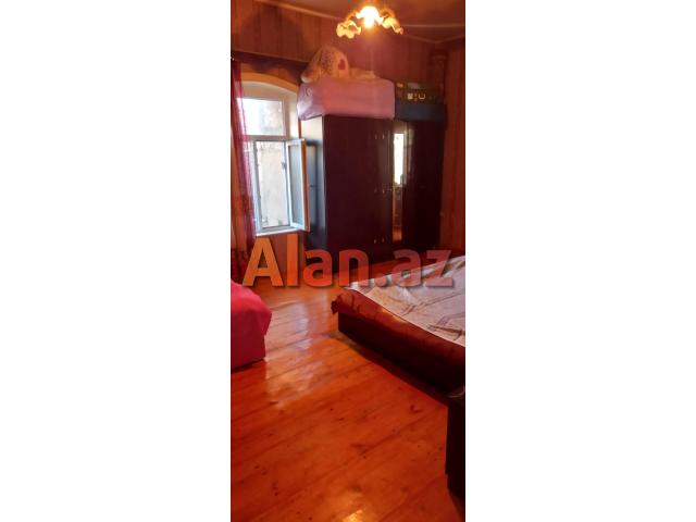 Bilgəhdə həyət evi satilir