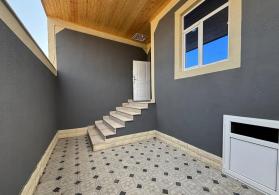 Maştağa-Zabrat yolunda həyət evi satılır