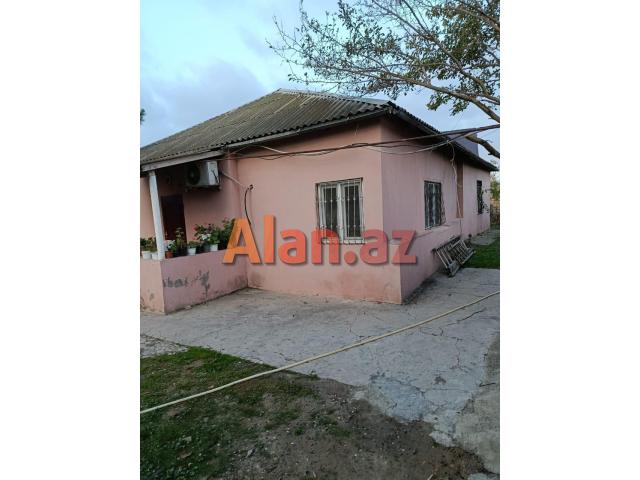 Buzovnada həyət evi satılır