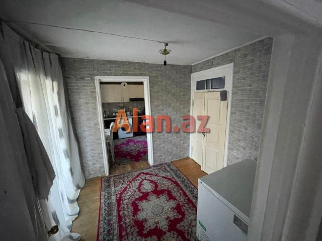 Buzovnada həyət evi satılır