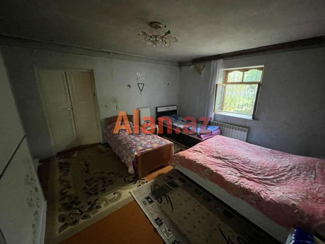 Buzovnada həyət evi satılır