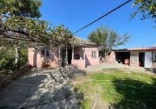 Buzovnada həyət evi satılır