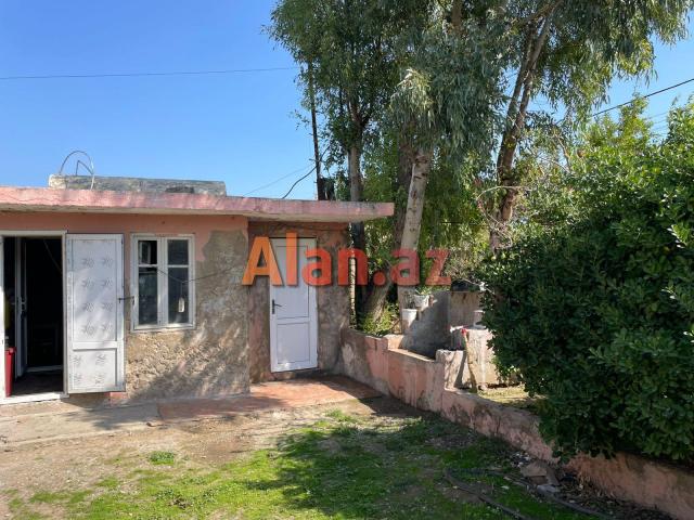 Buzovnada həyət evi satılır