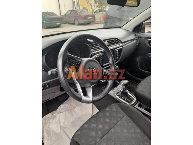 Etibarlı, ekonom KİA RİO X-line satılır