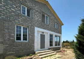 Buzovna-Maştağa yolunda həyət evi satılır