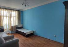 120 m2  3 otaqlı təmirli mənzil kirayə verilir