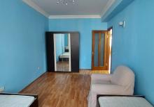 120 m2  3 otaqlı təmirli mənzil kirayə verilir