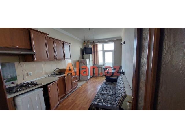 120 m2 3 otaqlı təmirli mənzil kirayə verilir