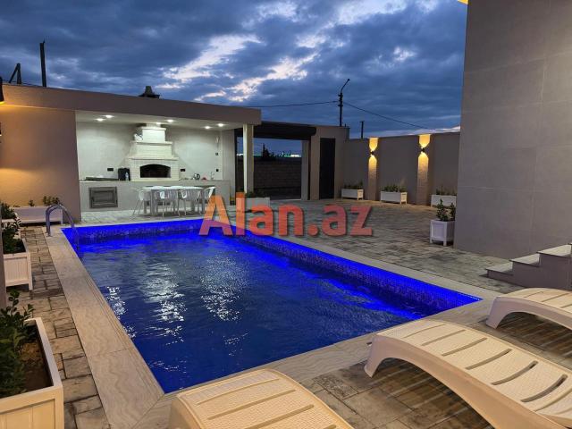 Novxanıda bağ evi satılır