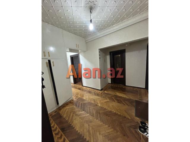 Yeni Günəşlidə 4 otaqlı əla mənzil