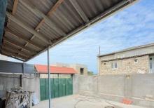 Buzovnada həyət evi satılır