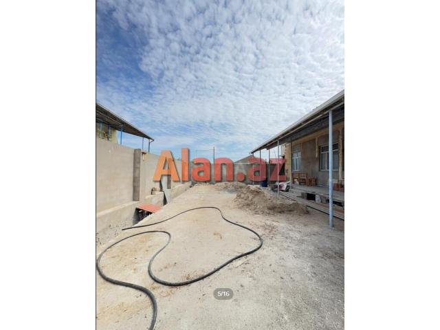 Buzovnada həyət evi satılır