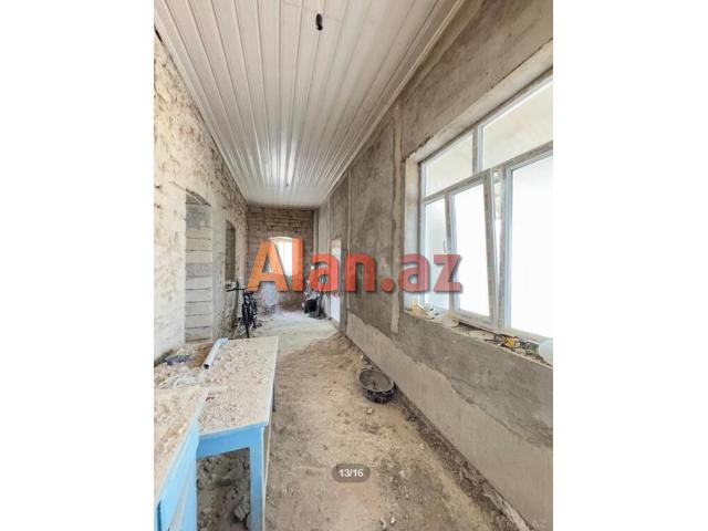 Buzovnada həyət evi satılır