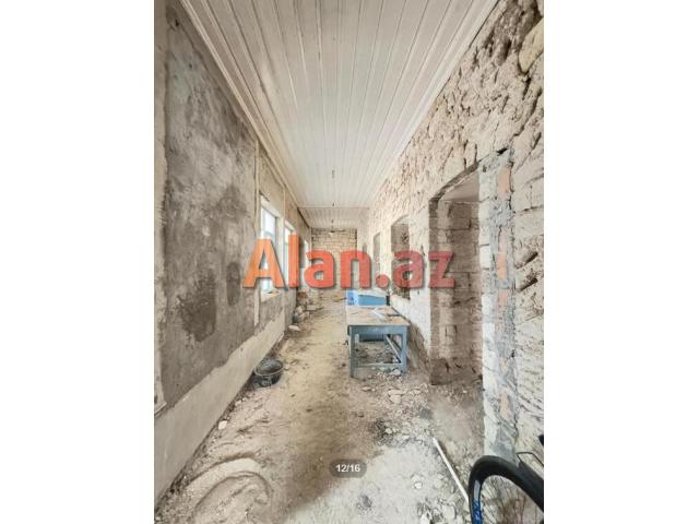 Buzovnada həyət evi satılır