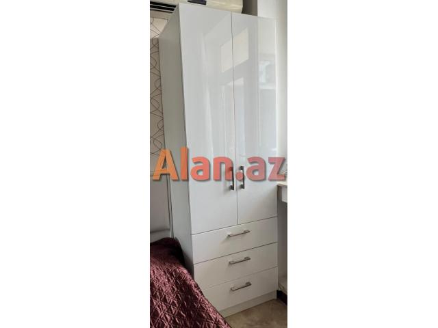 Dolab və komod satılır.