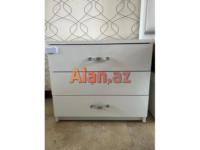 Dolab və komod satılır.